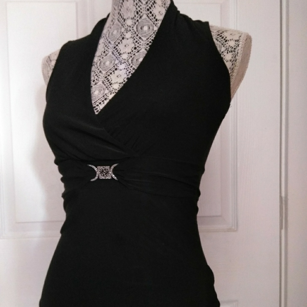 Whitehouse Black Market top
